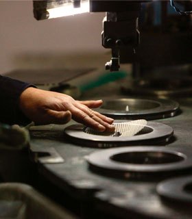 圣叠百叶片打磨抛光工艺作业规范 圣叠百叶片打磨抛光工艺作业规范